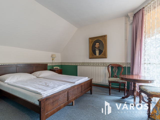 Családias HOTEL eladó Szentendrén pár percre a Dunaparttól!