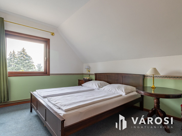 Családias HOTEL eladó Szentendrén pár percre a Dunaparttól!