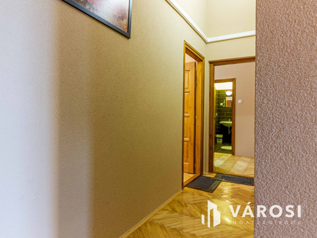 Belvárosi Apartman a Napfény Városában eladó!