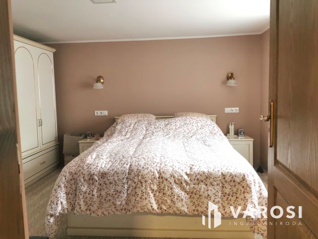 Működő állattartó farm berendezésekkel együtt eladó!