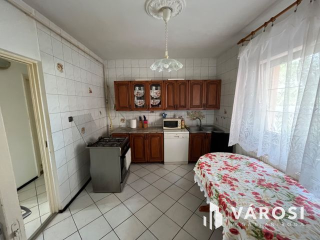 Debreceni Szép Családi Ház Telephellyel Jó Helyen Eladó