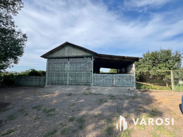 Debreceni Szép Családi Ház Telephellyel Jó Helyen Eladó