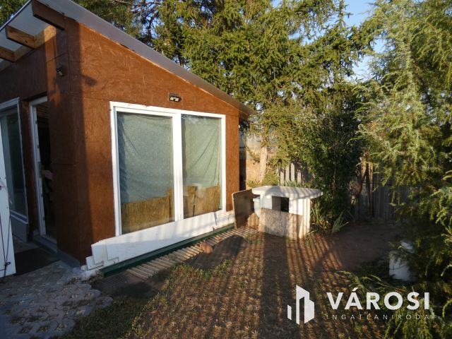 Ecséri templomrom (Révfülöp) közelében nyaraló eladó