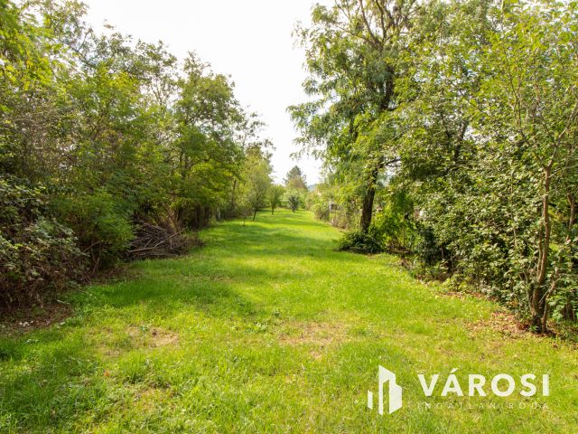 15 % beépíthetőségű telek eladó Esztergom-Búbánatvölgyében