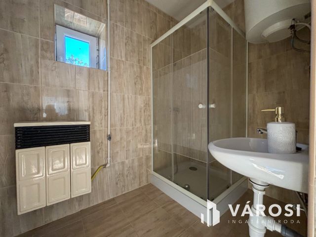 Mátranovákon vendégháznak alkalmas családi ház eladó!