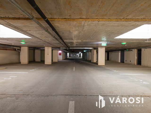 PENTHOUSE BUDAI PANORÁMÁVAL A PÉTERHEGYI LAKÓPARKBAN! C-T-1