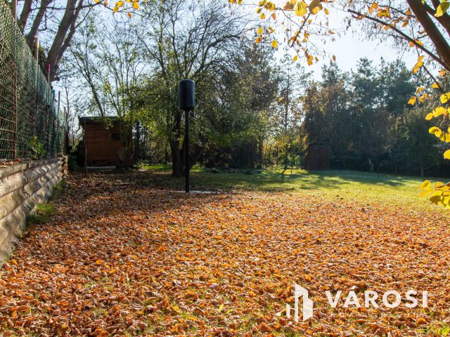 Jelenleg még zártkerti besorolású telek Pilisborosjenőn