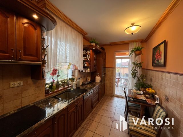 Debrecen Csendes Madárdalos Részén Szép Családi Otthon