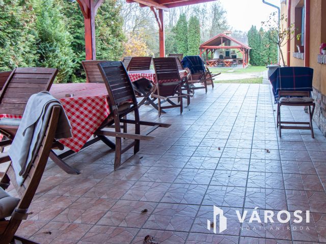 Kiemelkedő befektetési lehetőség Páty központjában!