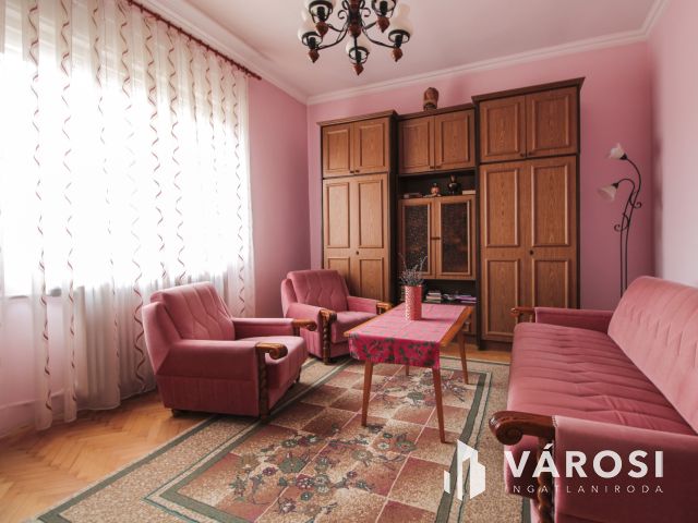 Kényelmes és praktikus: két szintes családi ház eladó