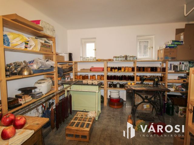 Kényelmes és praktikus: két szintes családi ház eladó