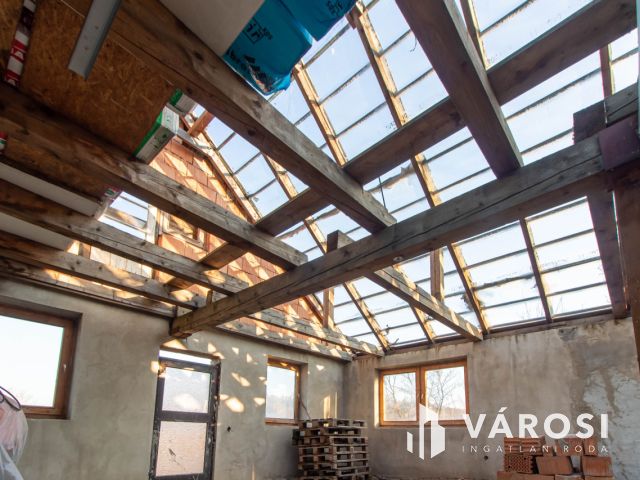 Szerkezetkész, építési engedélyel, tervel, eladó Gyermelyen