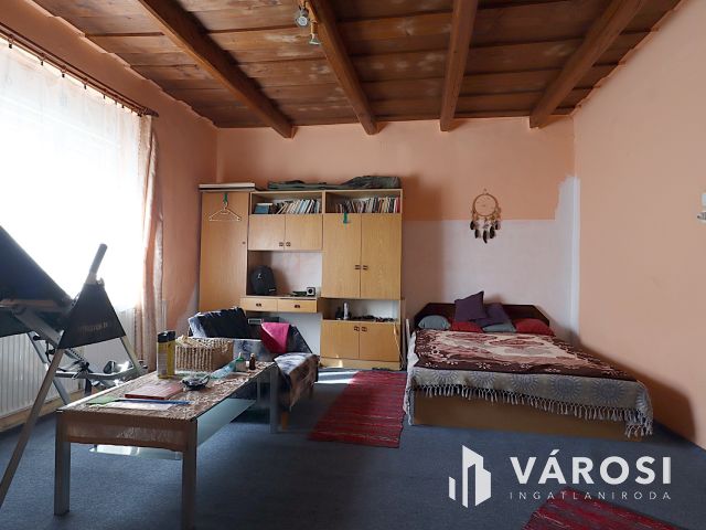 Bodonyban csendes utcában felújítandó ház eladó