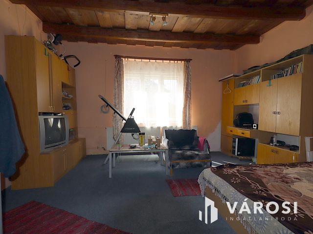 Bodonyban csendes utcában felújítandó ház eladó