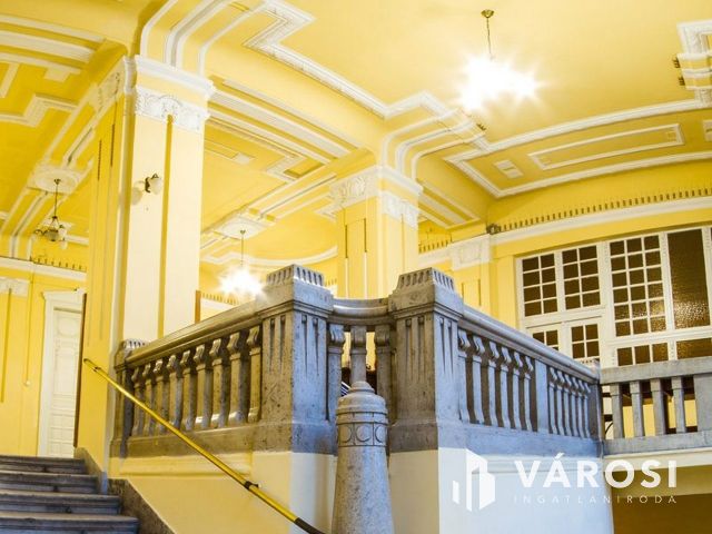 Debrecen Főutcáján 1700 nm-es impozáns ingatlan eladó!