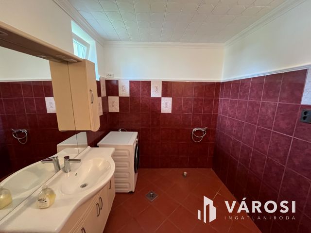 Debrecen Kerekestelepen szép rendezett ház eladó!