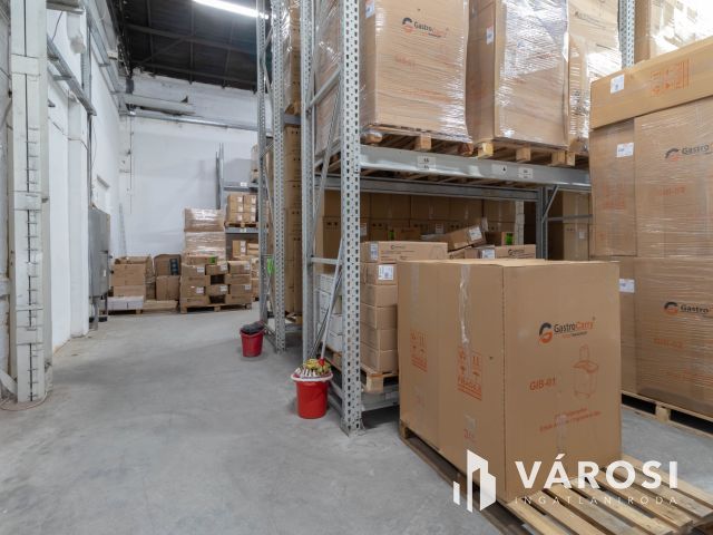 600 m2-es raktár polcrendszerrel, irodával, mosdóval kiadó