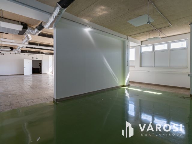 Emeleti műhely, raktár kiadó a Csepeli gyártelepen