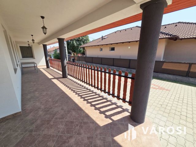 Mediterrán hangulatú ház Tökölön