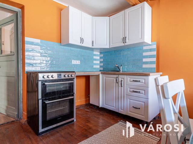 A lengyelek jóbarátok - eladó családi ház -