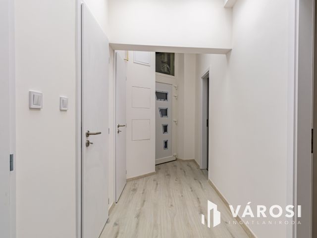 Mammut bevásárló központra panorámás lakás  a Széna téren