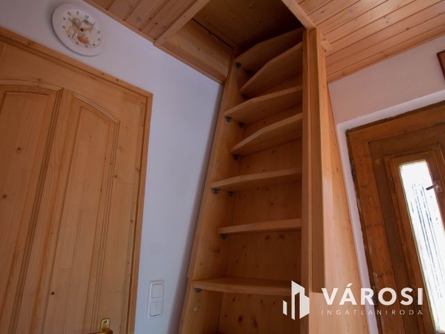 Gosztola hegyi ingatlan, szép nagy területtel eladó!