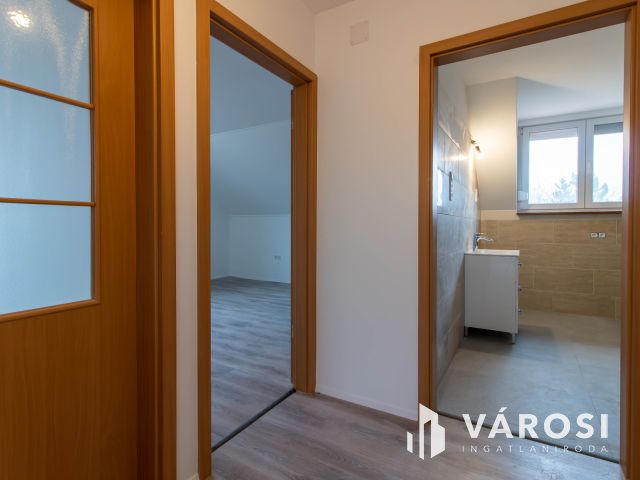 Új Építésű, A+++ Energiabesorolású Ikerház Fél Zsámbékon