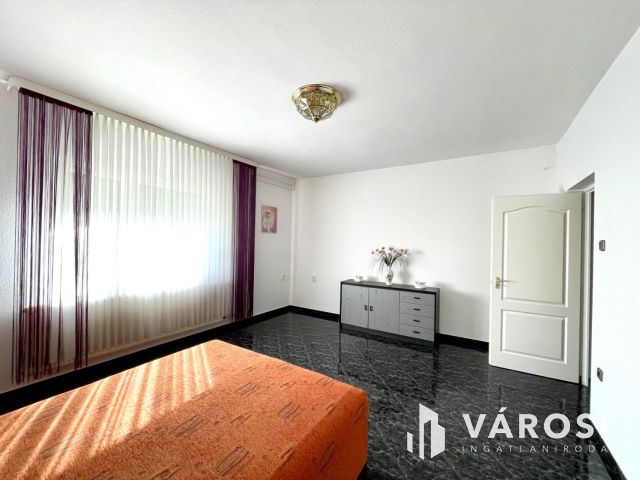 Azonnal költözhető családi ház 8 percre a Balatontól