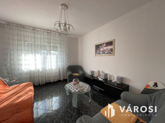 Azonnal költözhető családi ház 8 percre a Balatontól