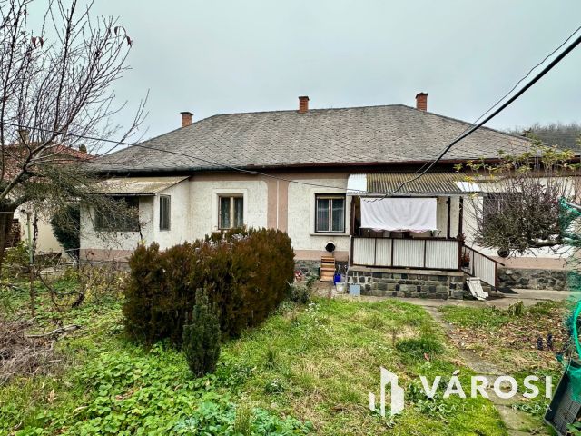 Forgách Antal úton reális áron ikerház eladó!