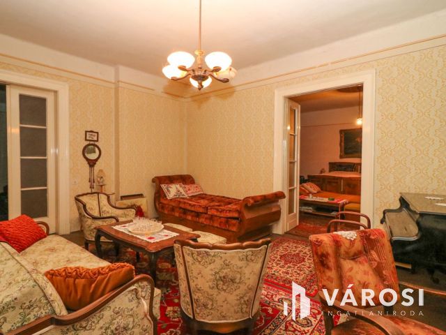 Nagypolgári ház nagy telekkel Nyírvasváriban!