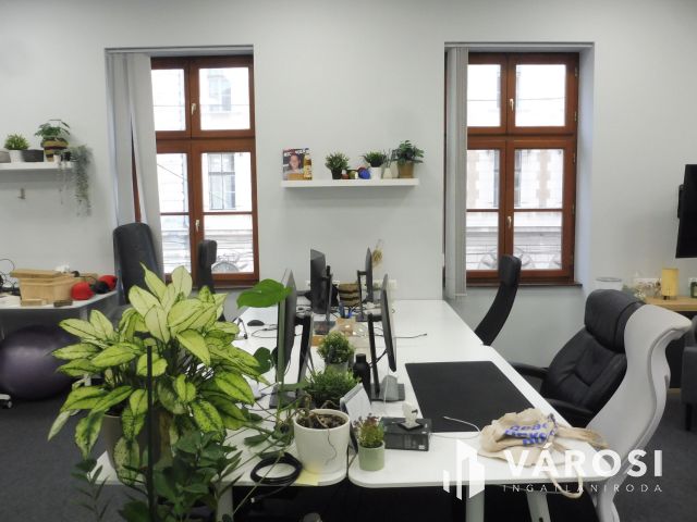 Újgenerációs iroda,kompromisszumok nélkül,top panorámával.