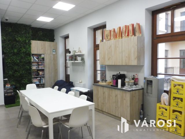 Újgenerációs iroda,kompromisszumok nélkül,top panorámával.