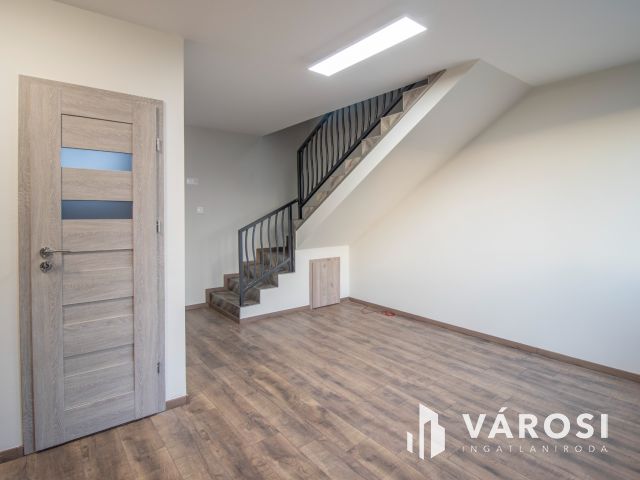 Új családi ház, garázzsal