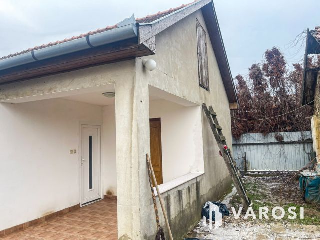 Újfehértó – Háromszobás családi ház  a meggy városában!