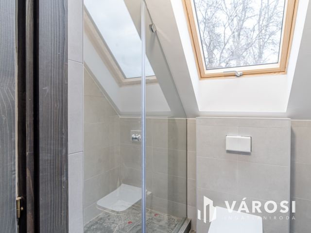 Patent nyaraló a Sárgán