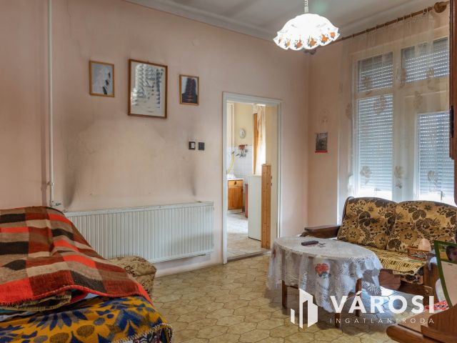 2 szobás családi ház Doboz központjában