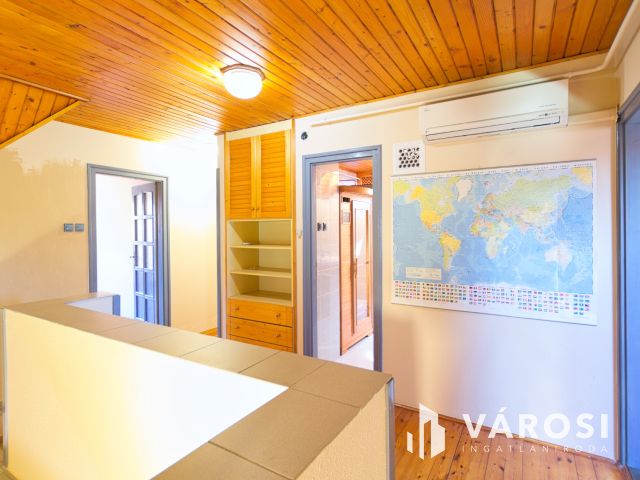 160 m2-es, családi-sorház a Csaba Park környékén eladó