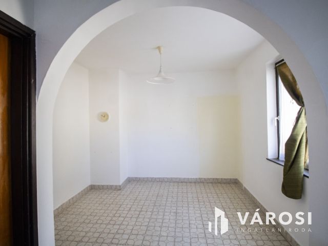 330 nm-es óriásház Orosházán