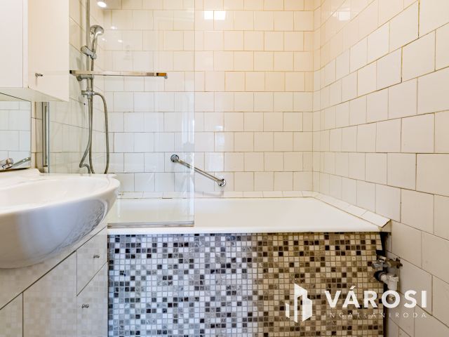 Rákospalotán a Szent Korona útján, panellakás eladó