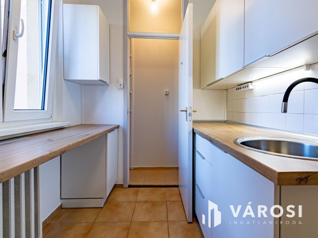 Rákospalotán a Szent Korona útján, panellakás eladó