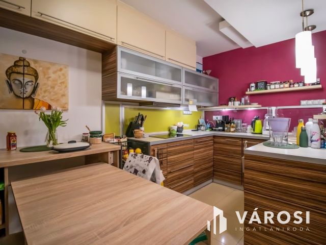 Korszerű 4 szobás téglalakás Palotavárosi a tavaknál