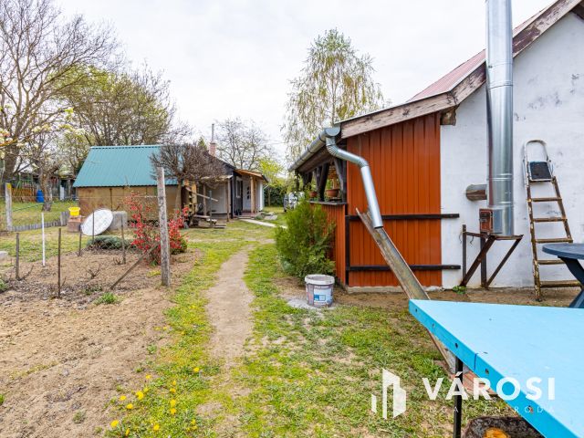 Művelés alól kivont zártkert, Szentmártonkátán eladó