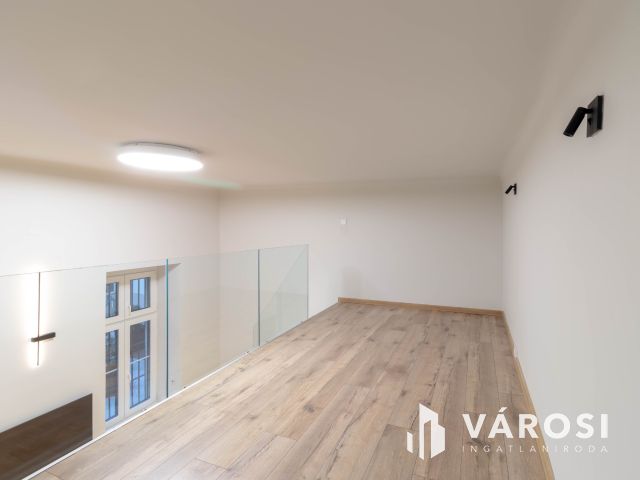 A Nyugati szomszédságában, csendes házban, felújított lakás