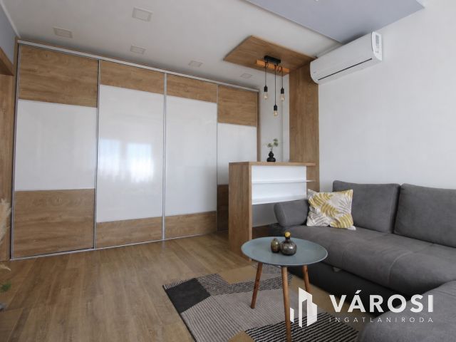 Stílus, kényelem, praktikum. Ízléses lakás Várpalotán.