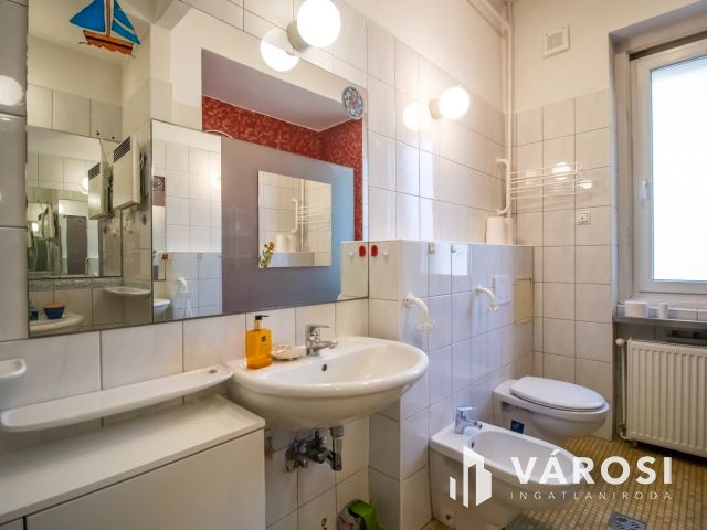 Különleges belvárosi nagylakás