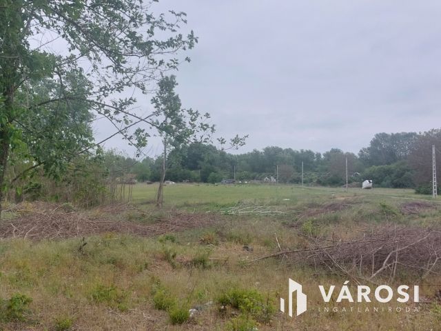 Ipari-gazdasági fejlesztési terület  a 4-es főút mellett