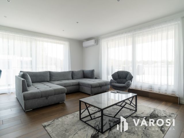 Prémium penthouse Siófokon medencével