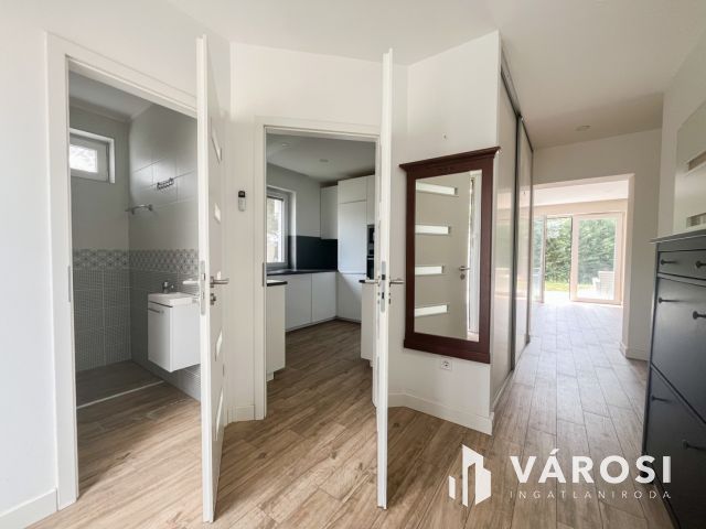 Újszerű ingatlan Ürömhegyen!
