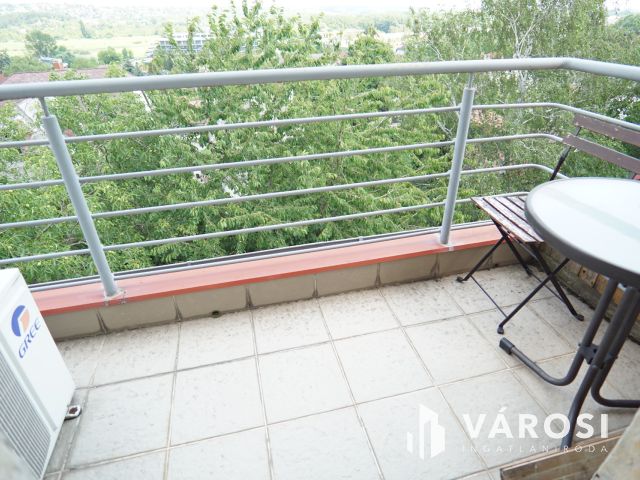 Hévíz csendes, panorámás utcájában, eladó lakás